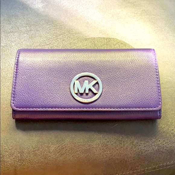 Michael Kors Handbags - Michael Kors Wallet